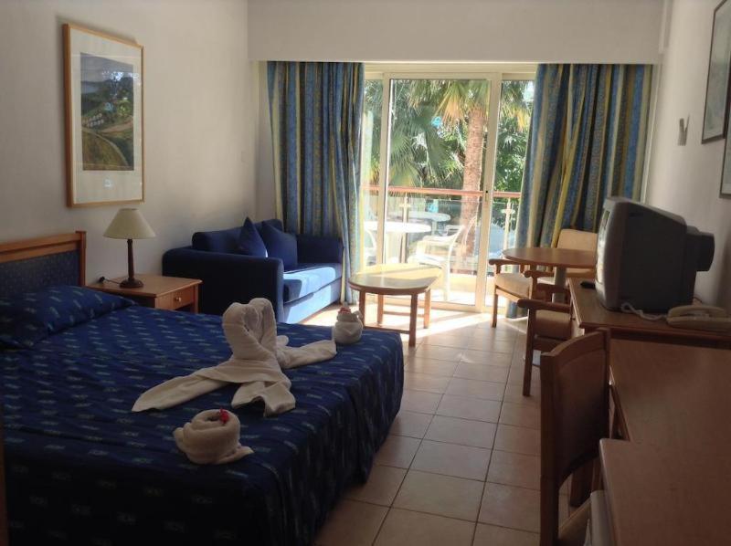 Paphos Gardens Apartment Szoba fotó